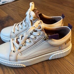 PIKOLINOS Beige and Metallic Sneakers